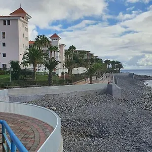 by-the-sea-apartamento-acolhedor-e-relaxante.madeira-islandshotels.com/